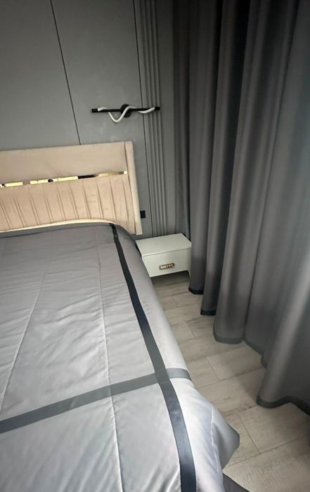 Срочно продам спальный гарнитур.