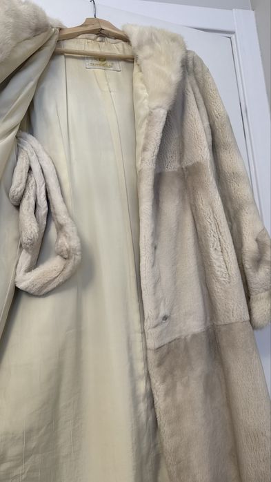 Продам норковую шубу