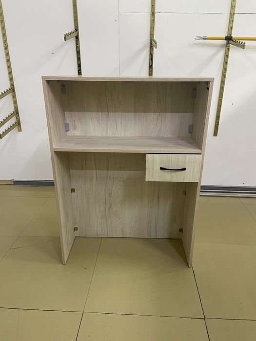 Ресепшн стойка в магазин или куда-нибудь