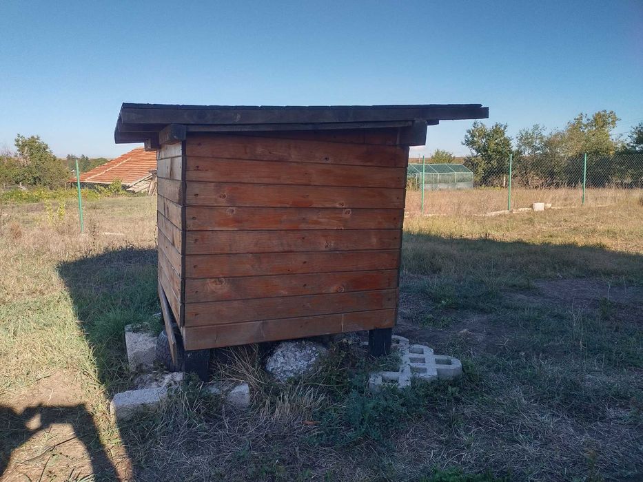 Кучешка къща колиба