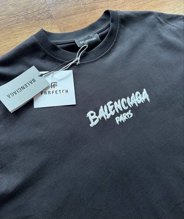 Мъжка,памучна,черна тениска Balenciaga с голяма щампа на гърба
