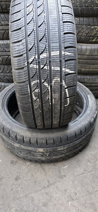 Гуми 2бр 225/40/19 - 1бр  - 45 евро