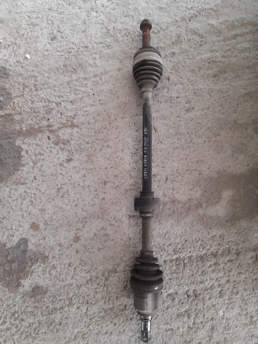 Полуоска дясна  Toyota Yaris verso