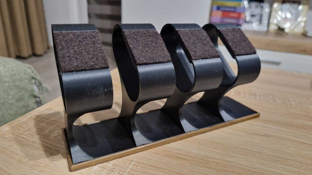 Suport modular pentru ceasuri si brățări cu prindere magnetica