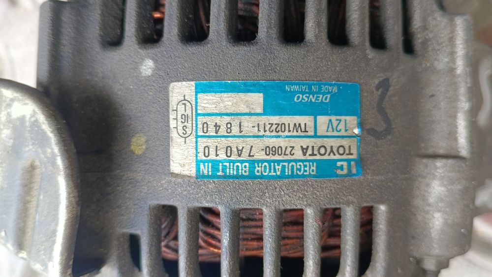 Генератор на Тойоту. б/у