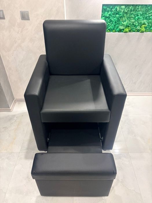 Продавам стол за педикюр