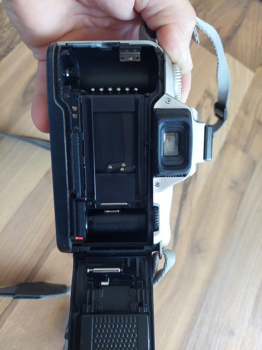 Aparat pe film nikon f55,în stare de funcționare,doar body