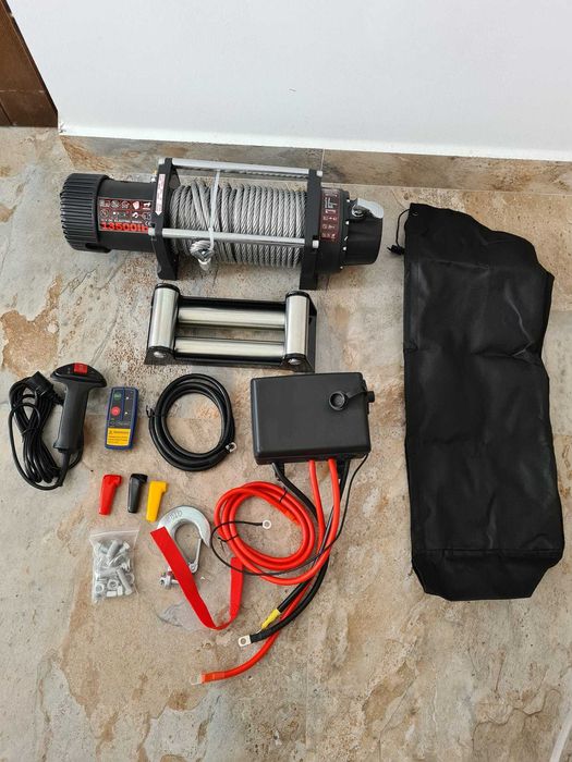 troliu auto electric 12 V cu 2 telecomenzii NOU 13500 LBS