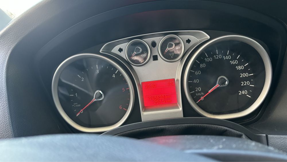 Ford Focus Sedan 2.0 TDCi | PowerShift 6 trepte