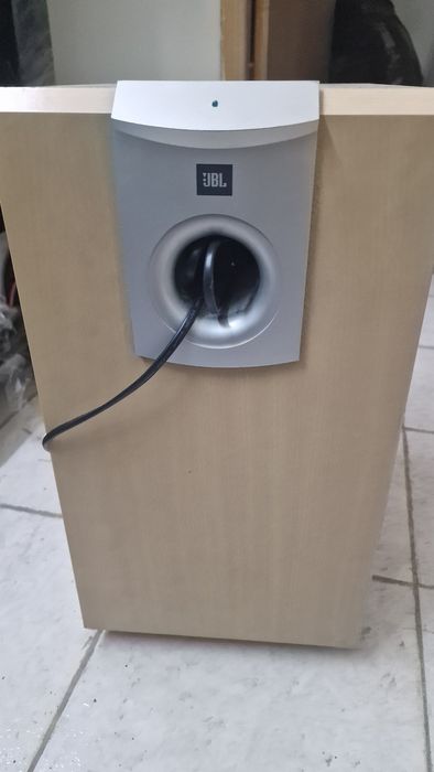 Саб JBl оригинал без ресивера
