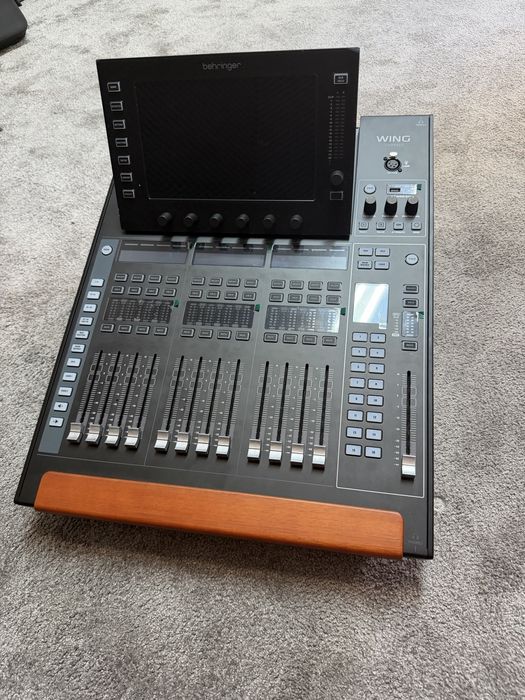 Behringer Wing Compact