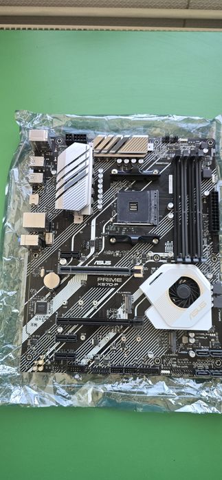 Placă de bază ASUS x570 AM4