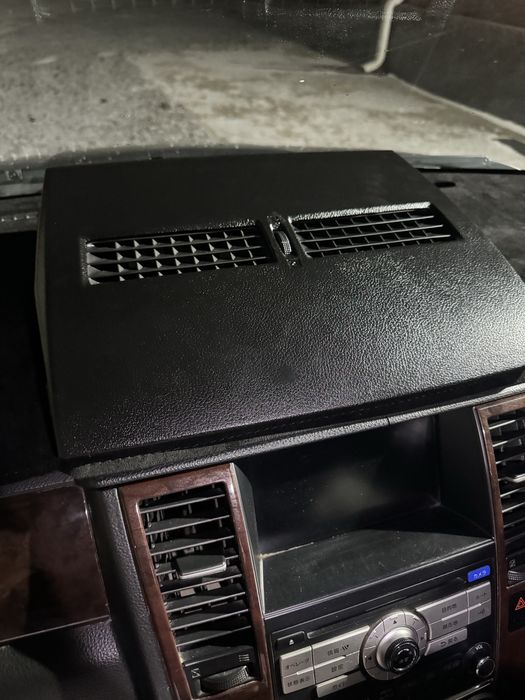 Nissan tiida панель