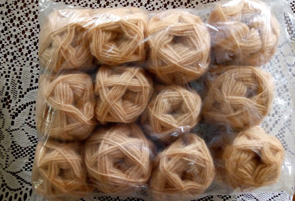 Продавам 12 гранчета прежда