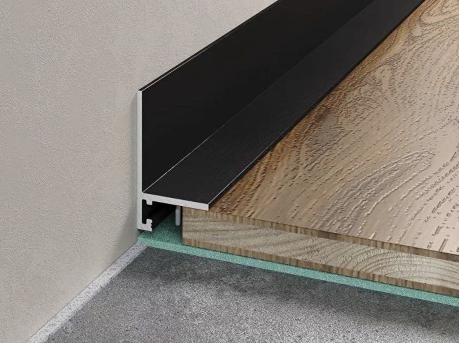 Микроплинтус L черный анодированный