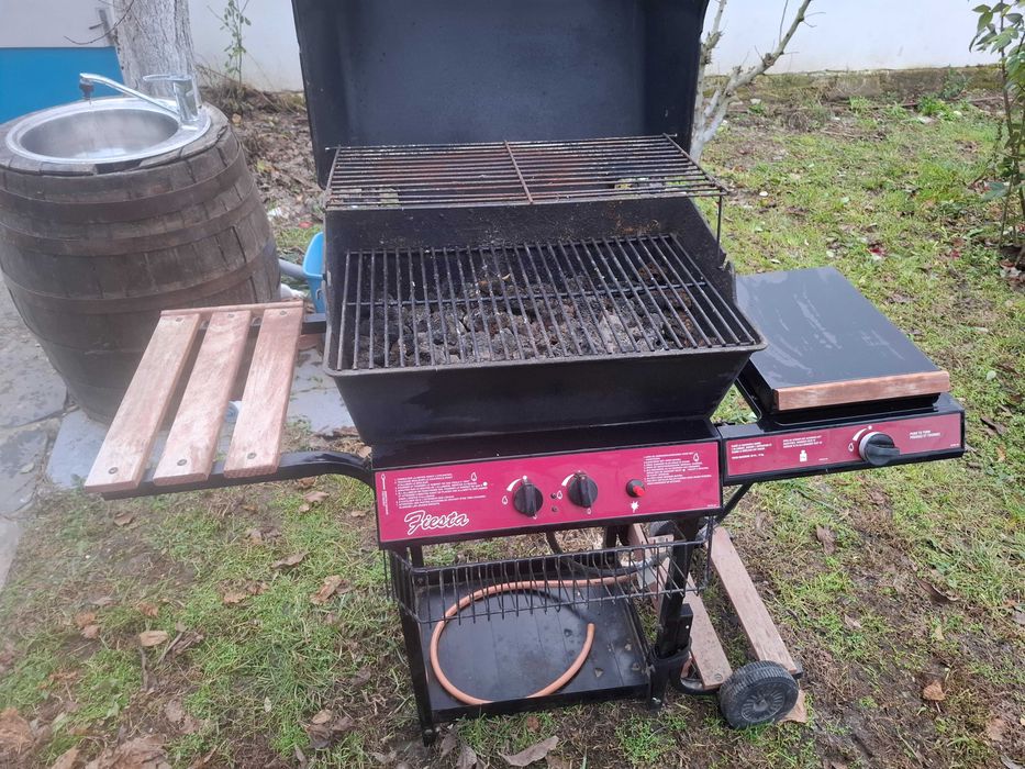 Газово Барбекю с Газов котлон