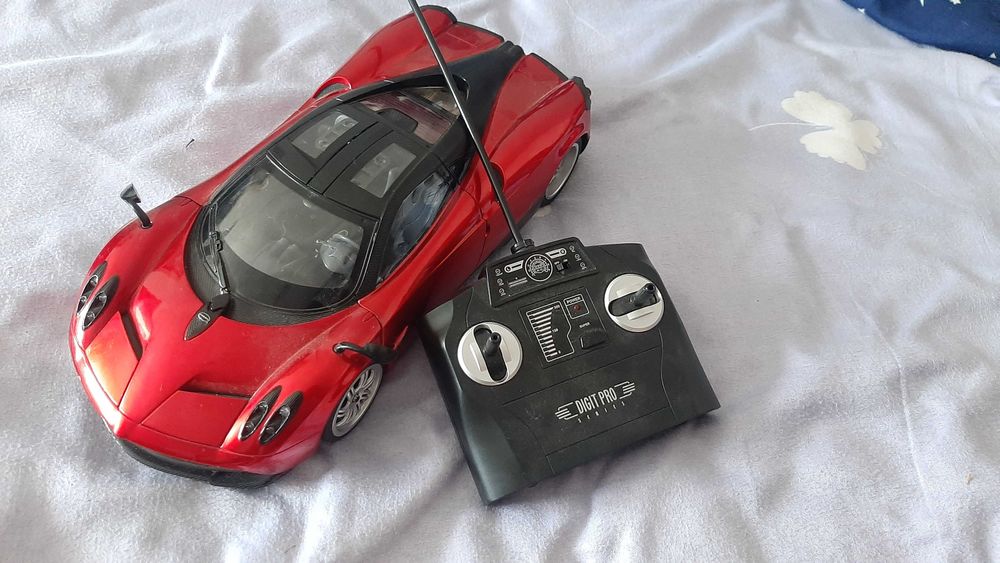 Masinuta Pagani cu telecomanda