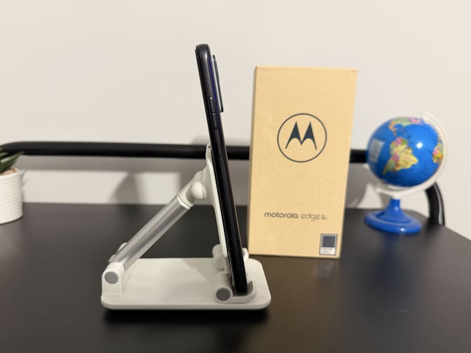 Motorola Edge 30 Neo, 256GB, 8GB RAM, impecabil, la cutie