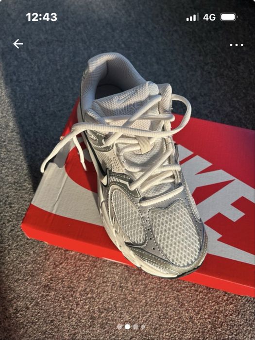 Adidadi nike noi cu eticheta