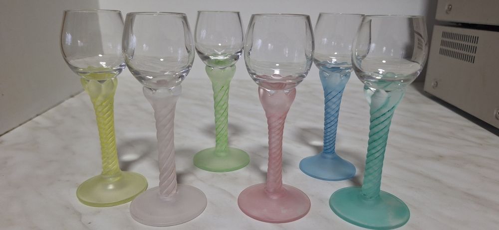 Pahare lichior anii 60..90 impecabile