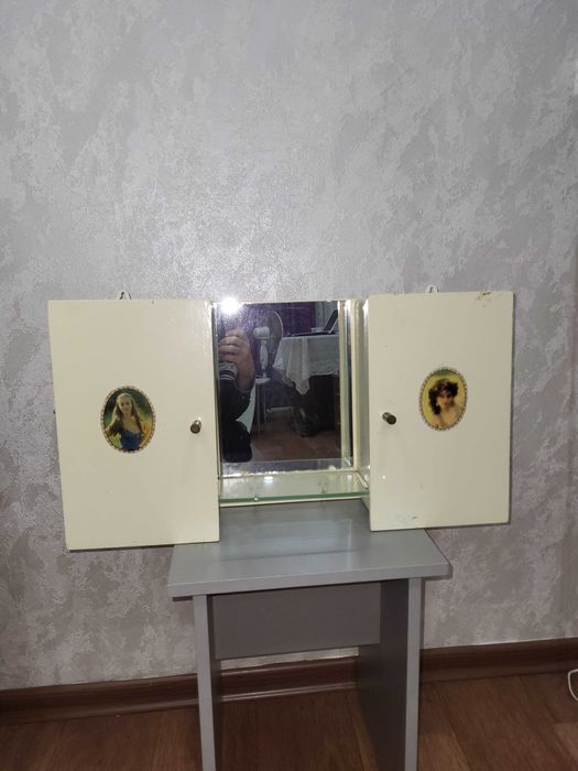 Продам настенную полку