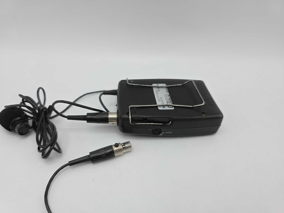 Shure ULXP4 Receiver + Body Pack Sure ULX1-R4 + 2 Shure WL 185 Mic