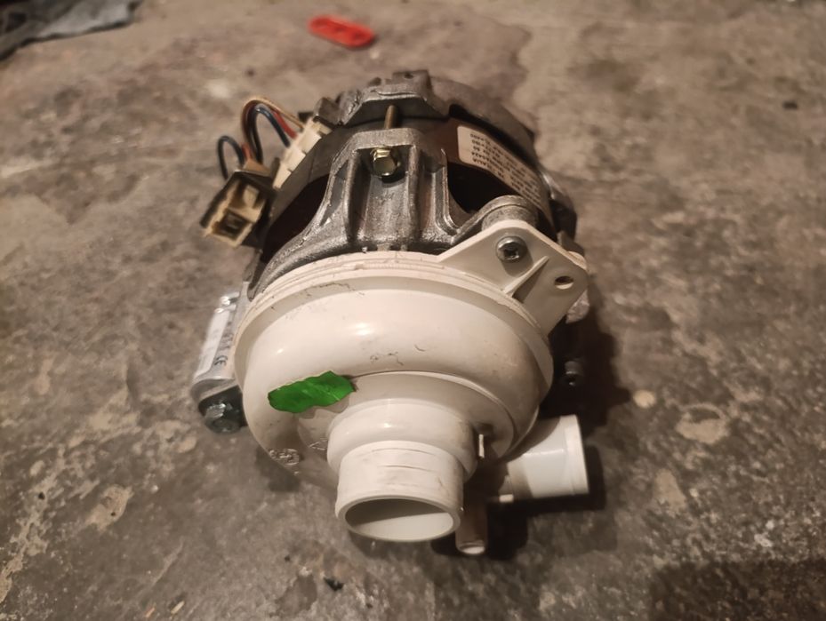 Помпа за съдомиялна машина Whirlpool /Bonferraro Euro98/Matr. 121200A0