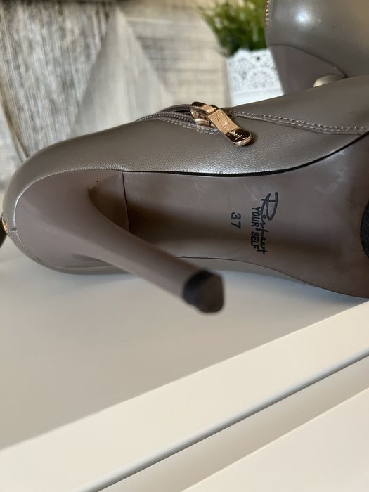 Продам ботильоны кожа