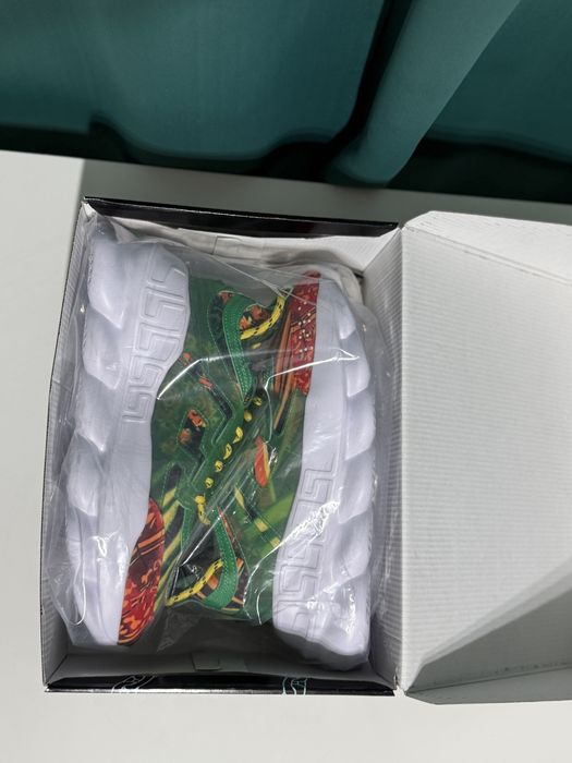 Versace Chain Reaction