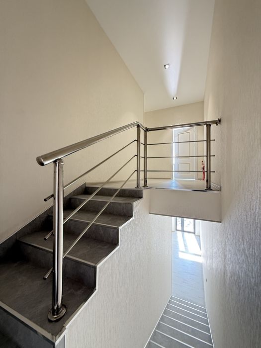 4 хонали ПОД КЛЮЧ хамёнбоп коттедж сотилади! Сергили Хонобод