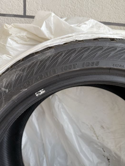 Продам шины 245 45 R18