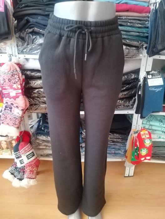 Дамски дънки и панталони