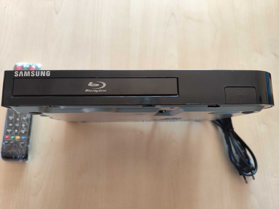 Blu-ray / DVD Player Samsung BD-F5100 Full HD + Telecomandă nouă