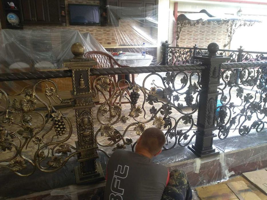 Реставрация ремонт покраска ворот. Дарвоза бу́яш хизмати