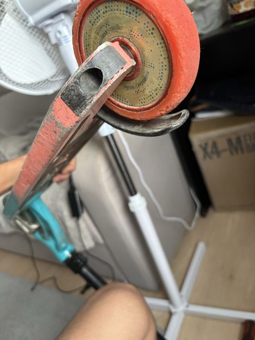 trotineta mgp original pro o dau de urgenta