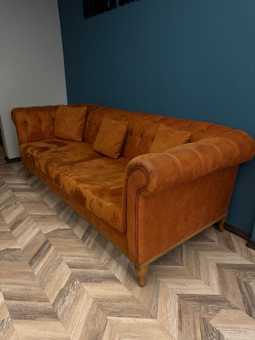 Диван Честър Филд тройка с масивни крачета