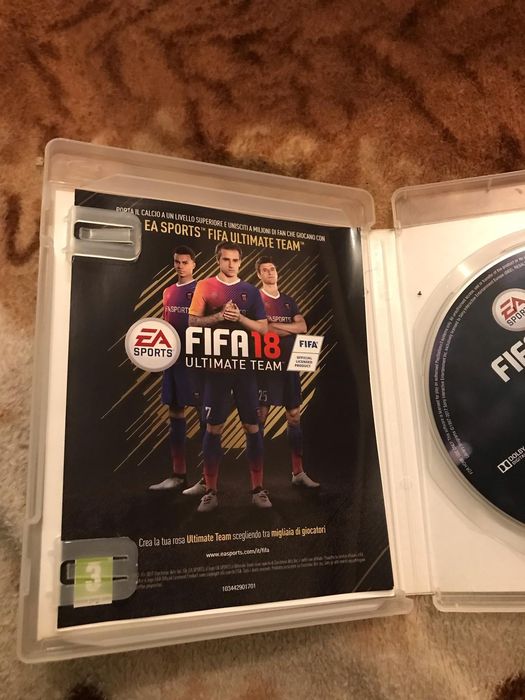 Vând FIFA 18 PS 3