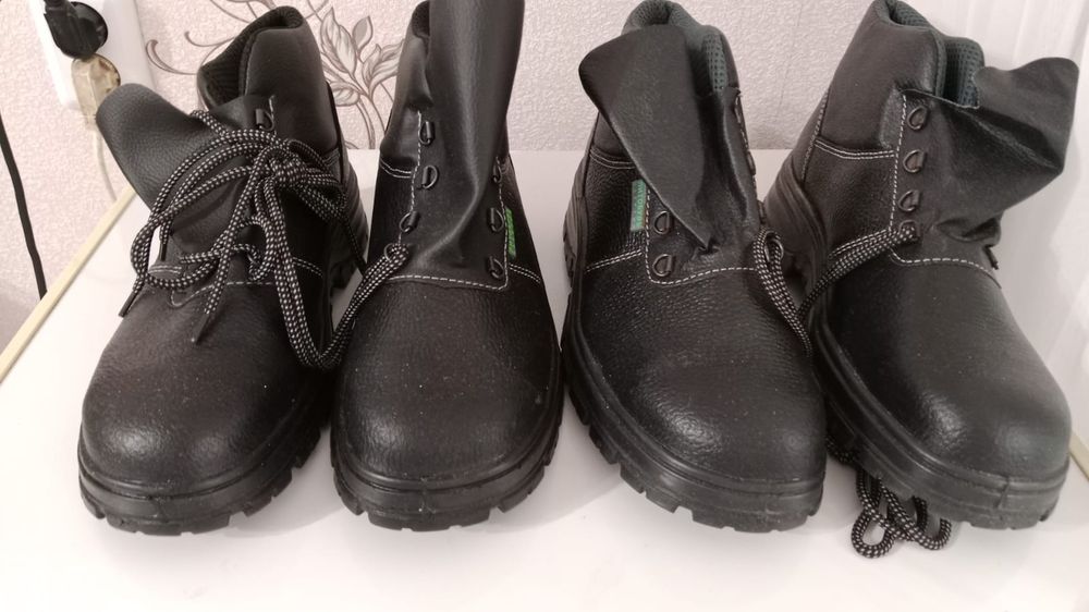 Продам спец обувь