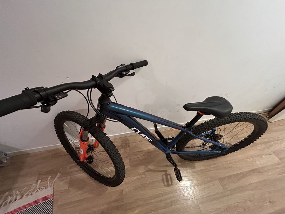 Vand bicicleta cube acid 260 folosita de foarte putine ori