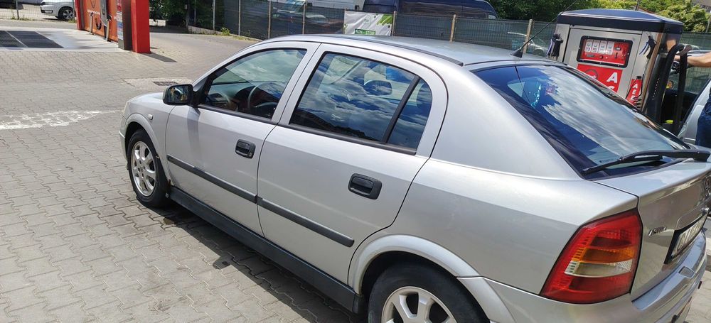 Opel pret in lei