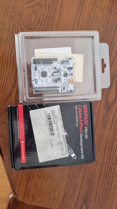 Kituri dezvoltare microcontroler – STM32 NUCLEO-L496ZG + MSP430FR4133