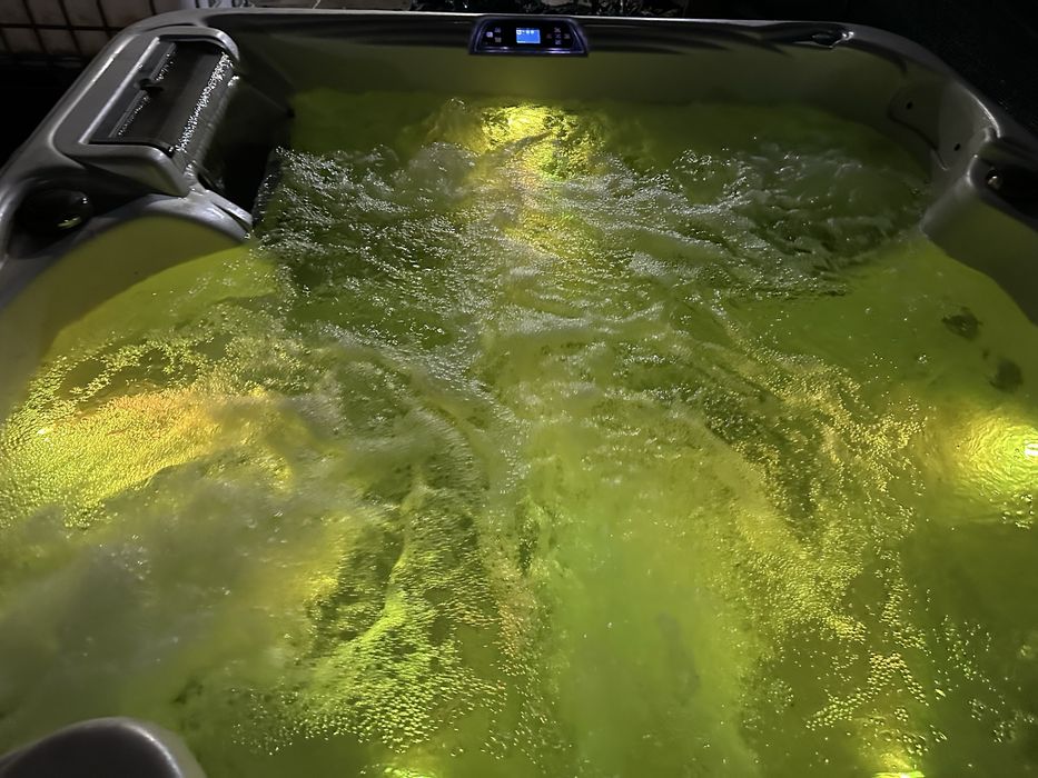 Градинско джакузи  6 места покривало всички екстри