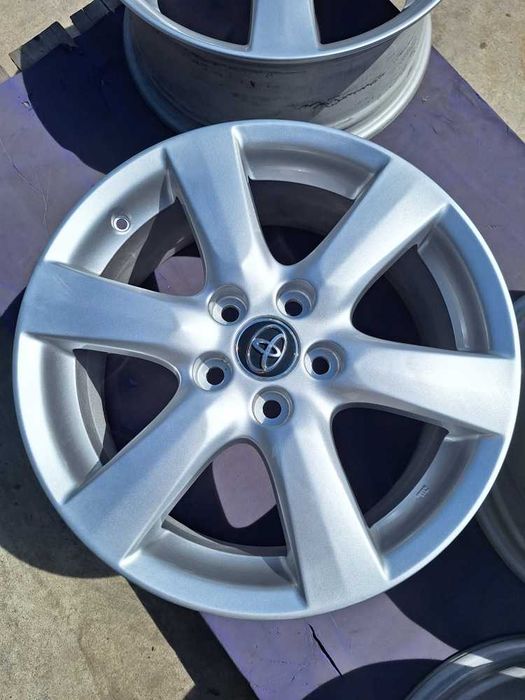 Jante Toyota RAV4 7.0x17 et 45 5x114,3 Originale