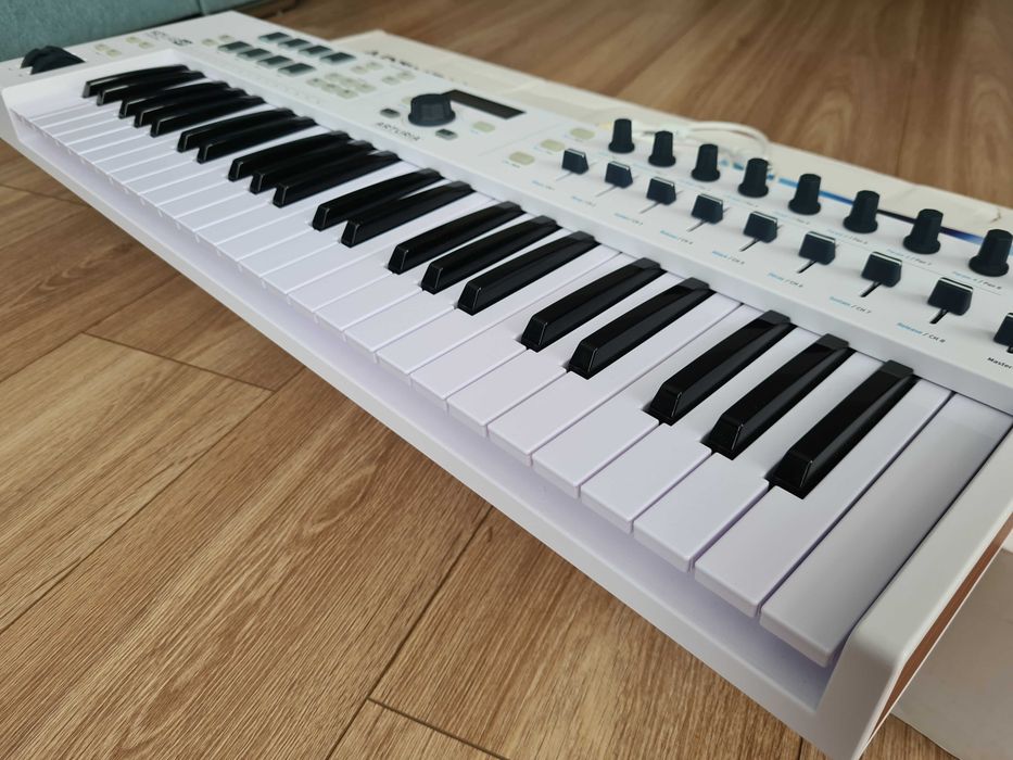 Arturia KeyLab Essential 49 mk3 Миди клавиатура