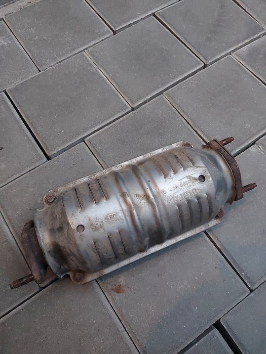 Vând Catalizator hyundai accent 3 1.5 CRDI