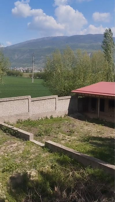 chorvoq Bochkada taraf qizil suvda uchaska sotiladi yer hisob gaz bor