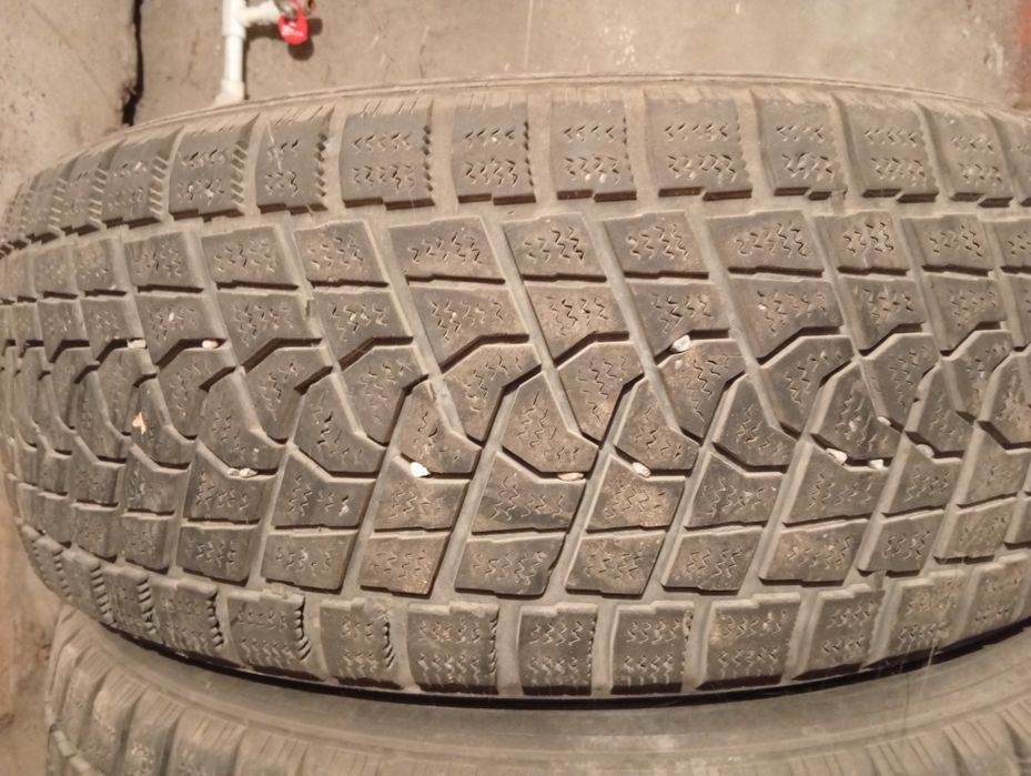 Продам зимние шины, размер 265/65R/17