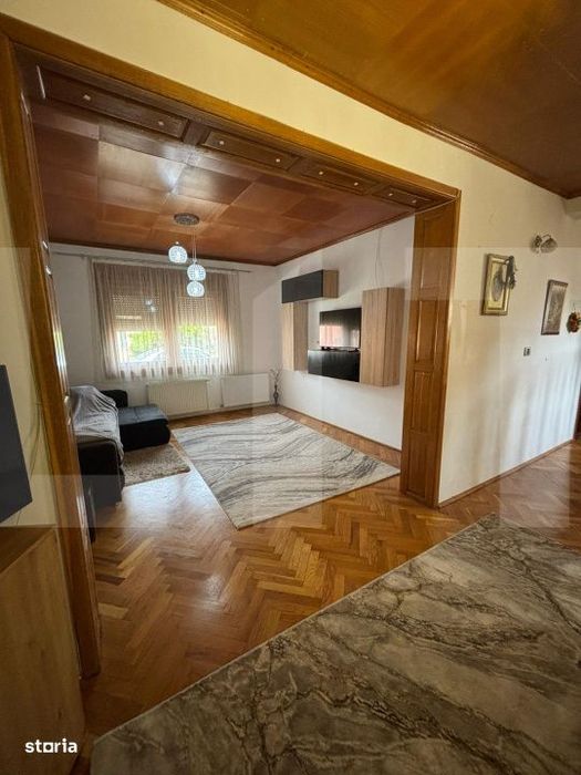 Casa moderna, cu sauna, 7 camere, pompa de caldura si panouri fotovolt