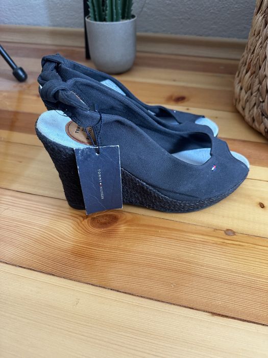 Tommy Hilfiger обувки на платформа