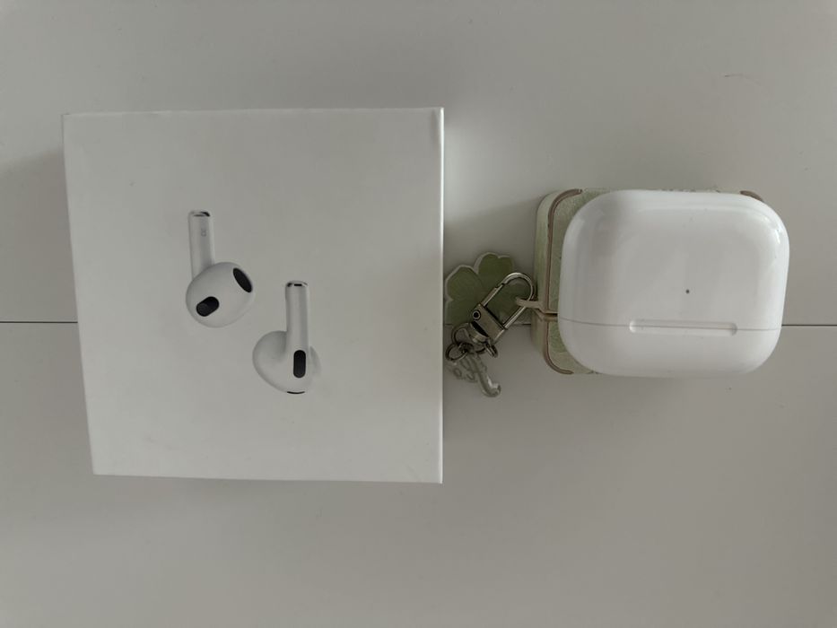 Продается Airpods 3